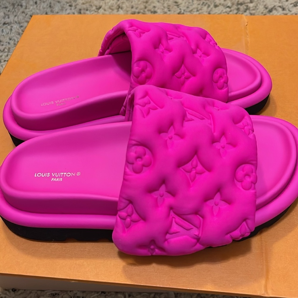 Louis Vuitton Pillow Vibrant Pink Embossed Slides - Picture 5 of 9